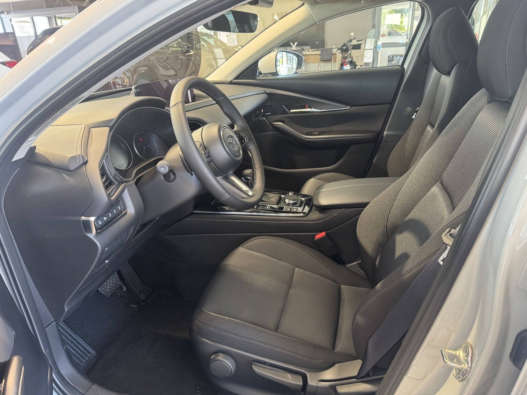 MAZDA CX-30 2.5L e-SKYACTIV G 140ps 6AT Exclusive-line MAZDA CX-30 2.5L e-SKYACTIV G 140ps 6AT Exclusive-line