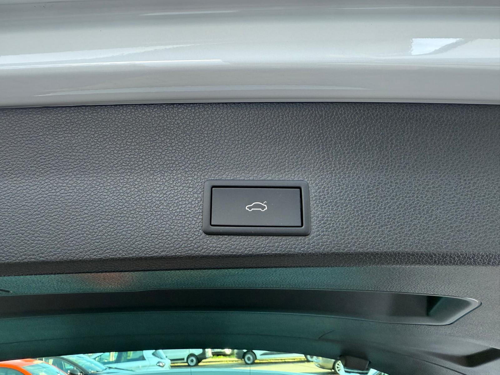 SEAT Ateca FR 1.5 ACT 110KW Pano-Dach SEAT Ateca FR 1.5 ACT 110KW Pano-Dach