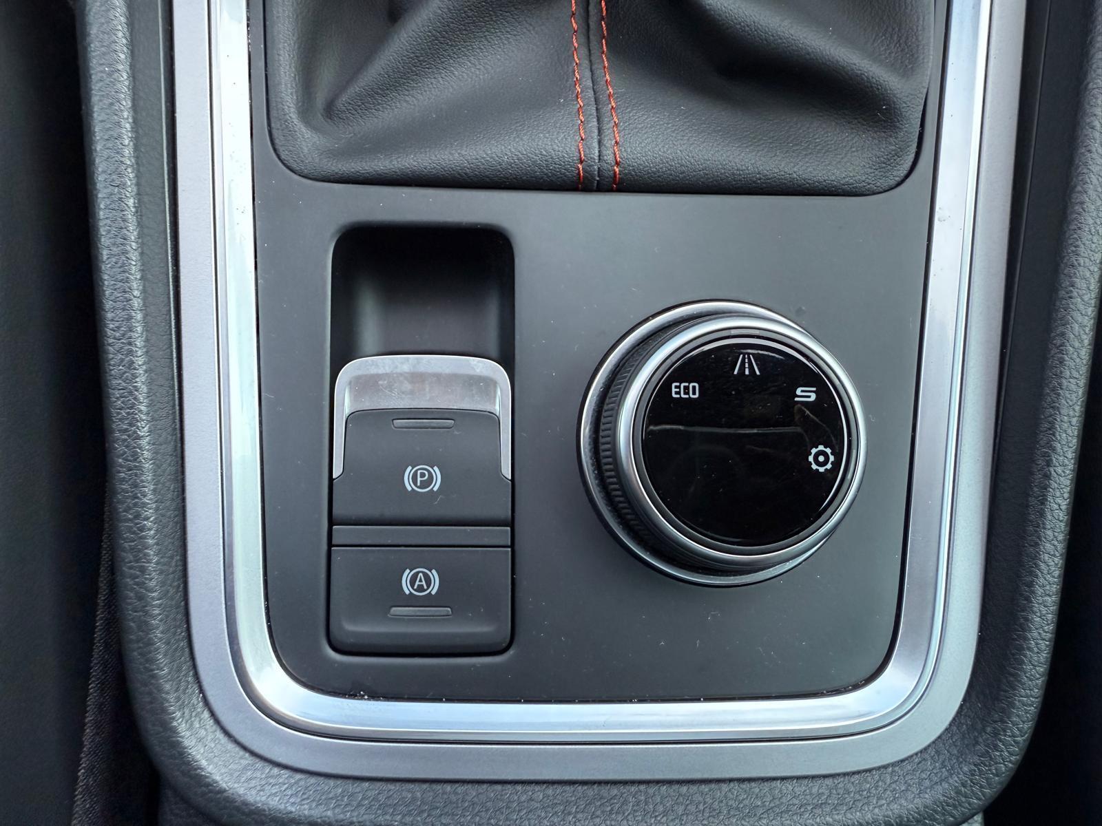 SEAT Ateca FR 1.5 ACT 110KW Pano-Dach SEAT Ateca FR 1.5 ACT 110KW Pano-Dach