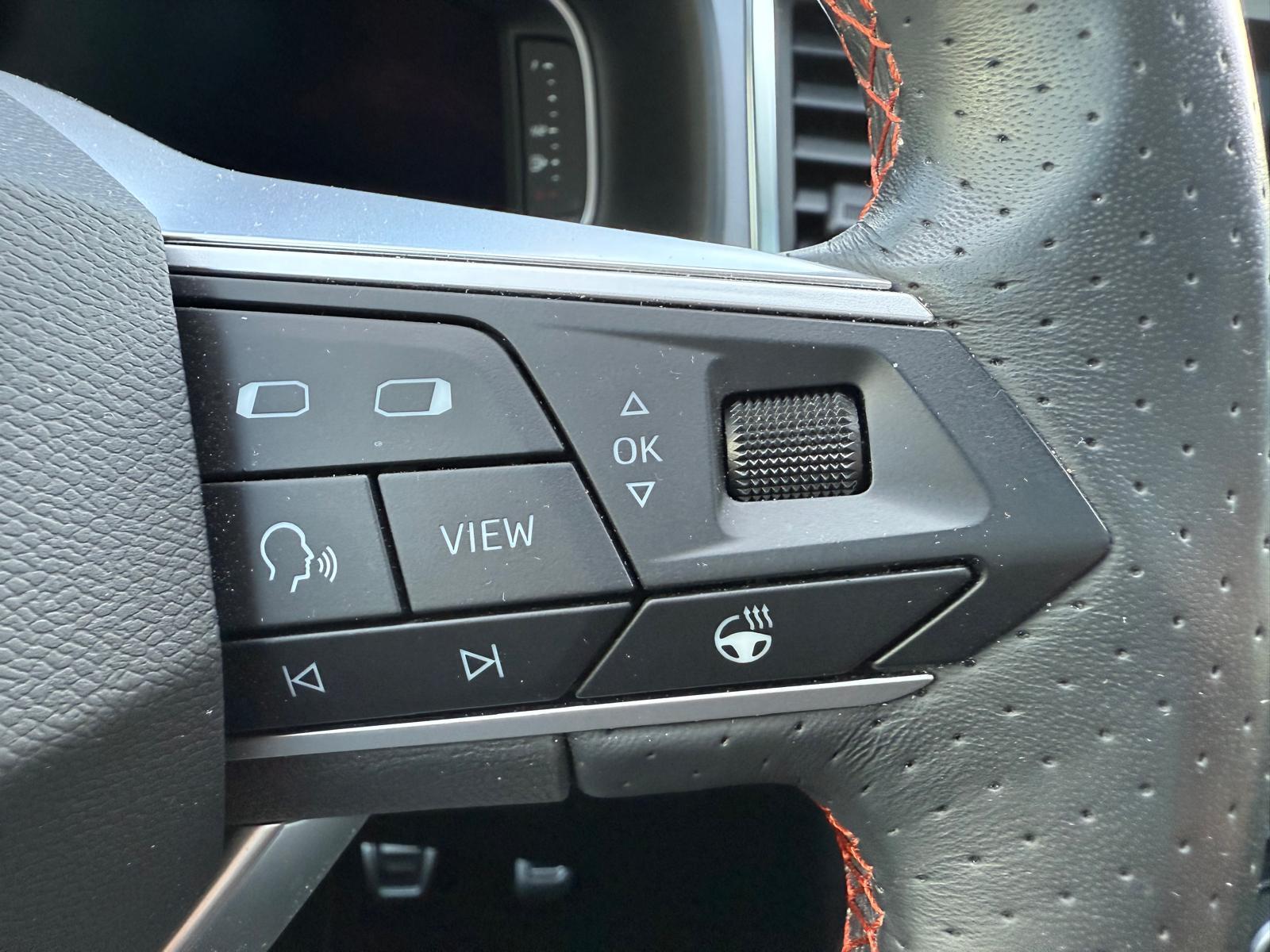 SEAT Ateca FR 1.5 ACT 110KW Pano-Dach SEAT Ateca FR 1.5 ACT 110KW Pano-Dach