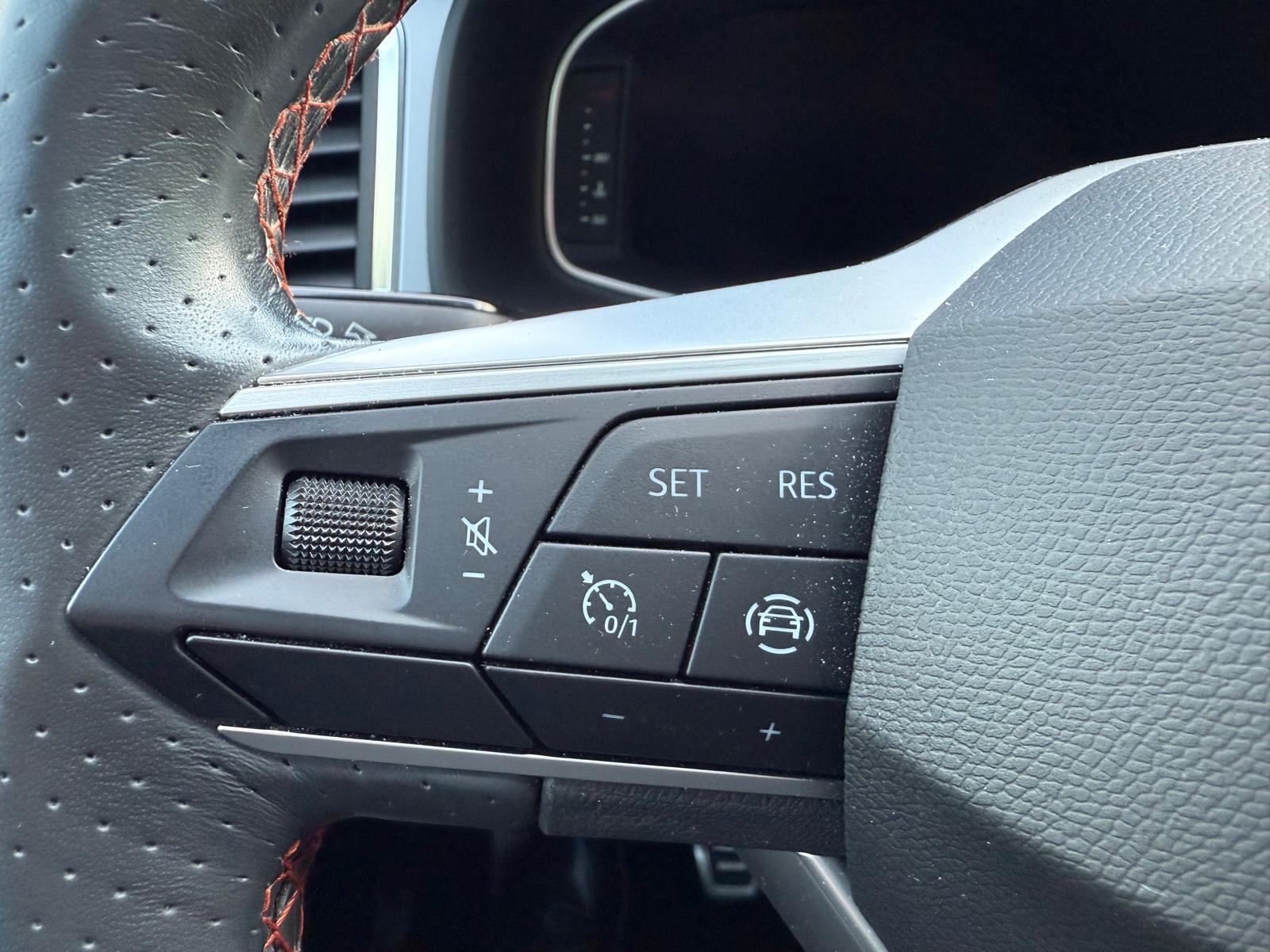 SEAT Ateca FR 1.5 ACT 110KW Pano-Dach SEAT Ateca FR 1.5 ACT 110KW Pano-Dach