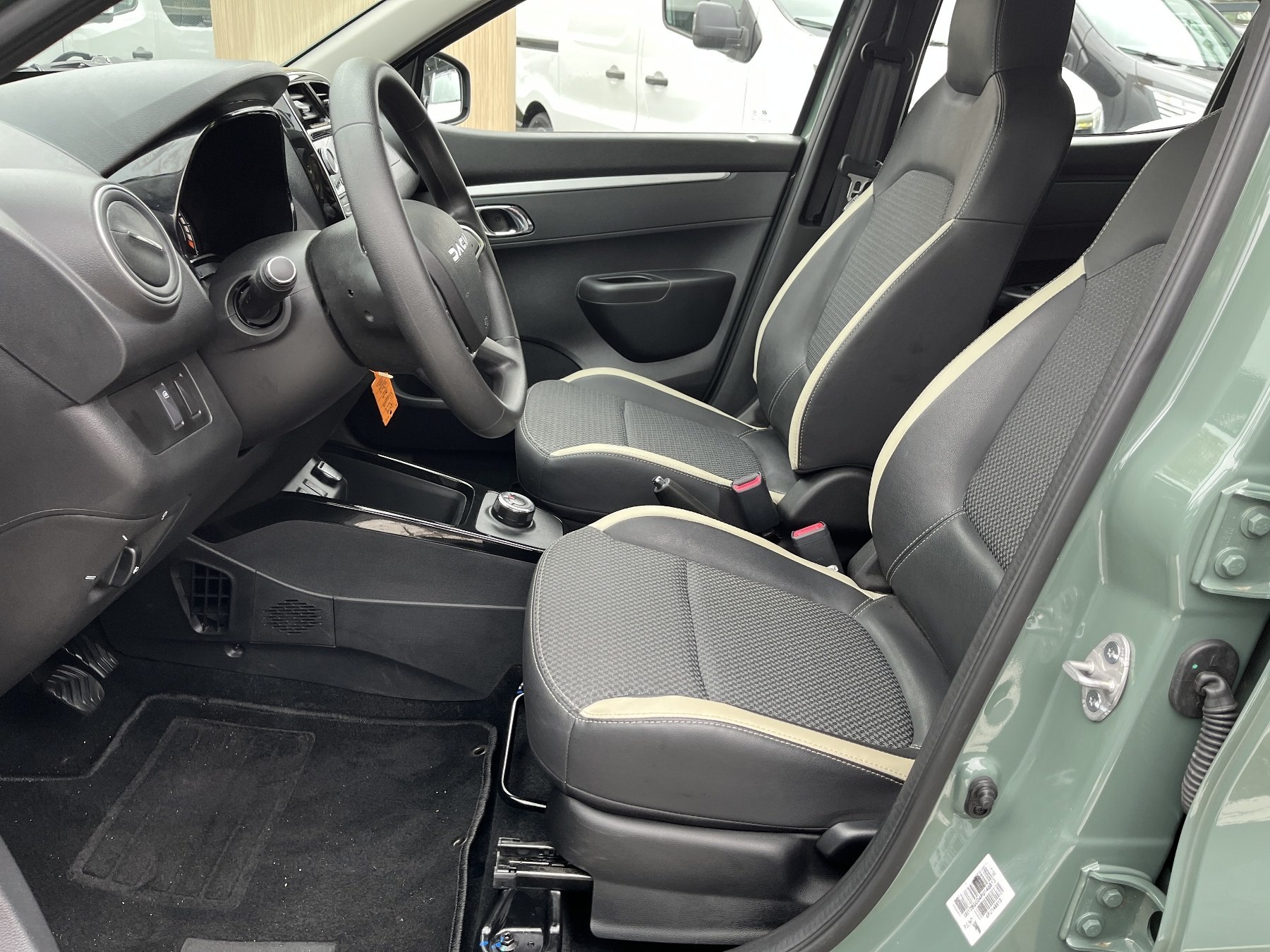 DACIA Spring Essential ELECTRIC 45 DACIA Spring Essential ELECTRIC 45