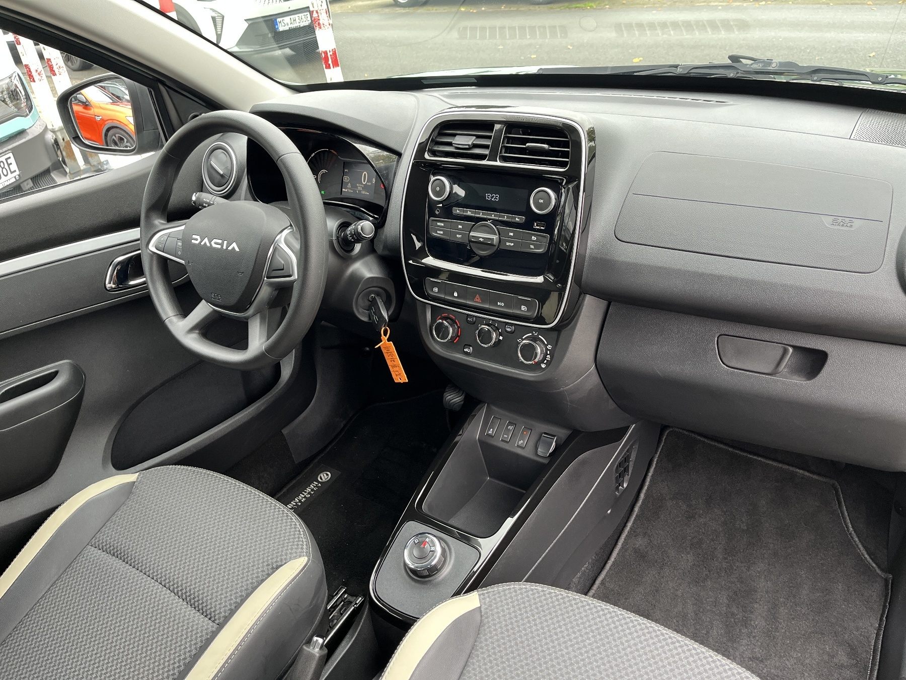 DACIA Spring Essential ELECTRIC 45 DACIA Spring Essential ELECTRIC 45