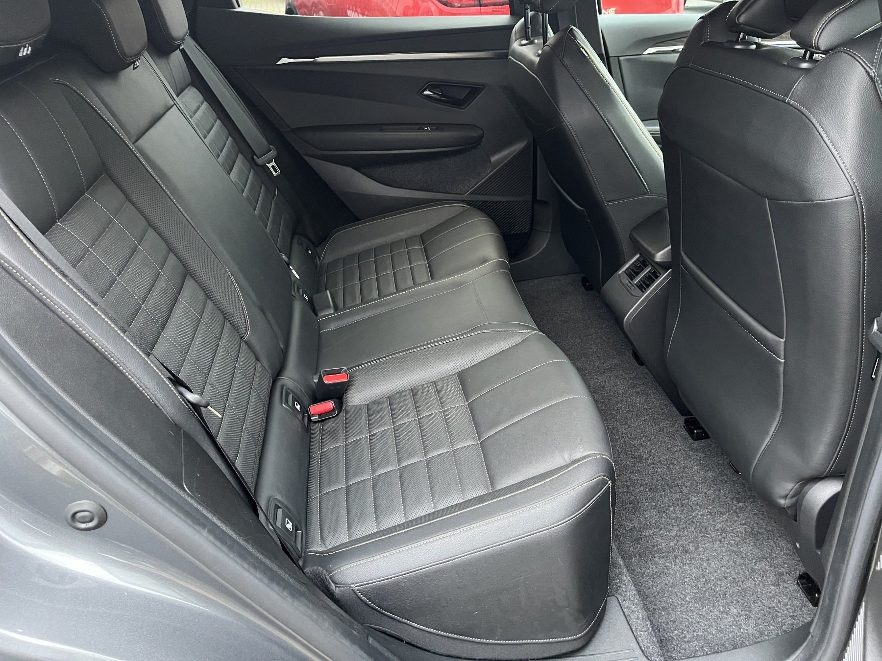 RENAULT Megane E-TECH ICONIC EV60 220hp Harman-Kardon RENAULT Megane E-TECH ICONIC EV60 220hp Harman-Kardon