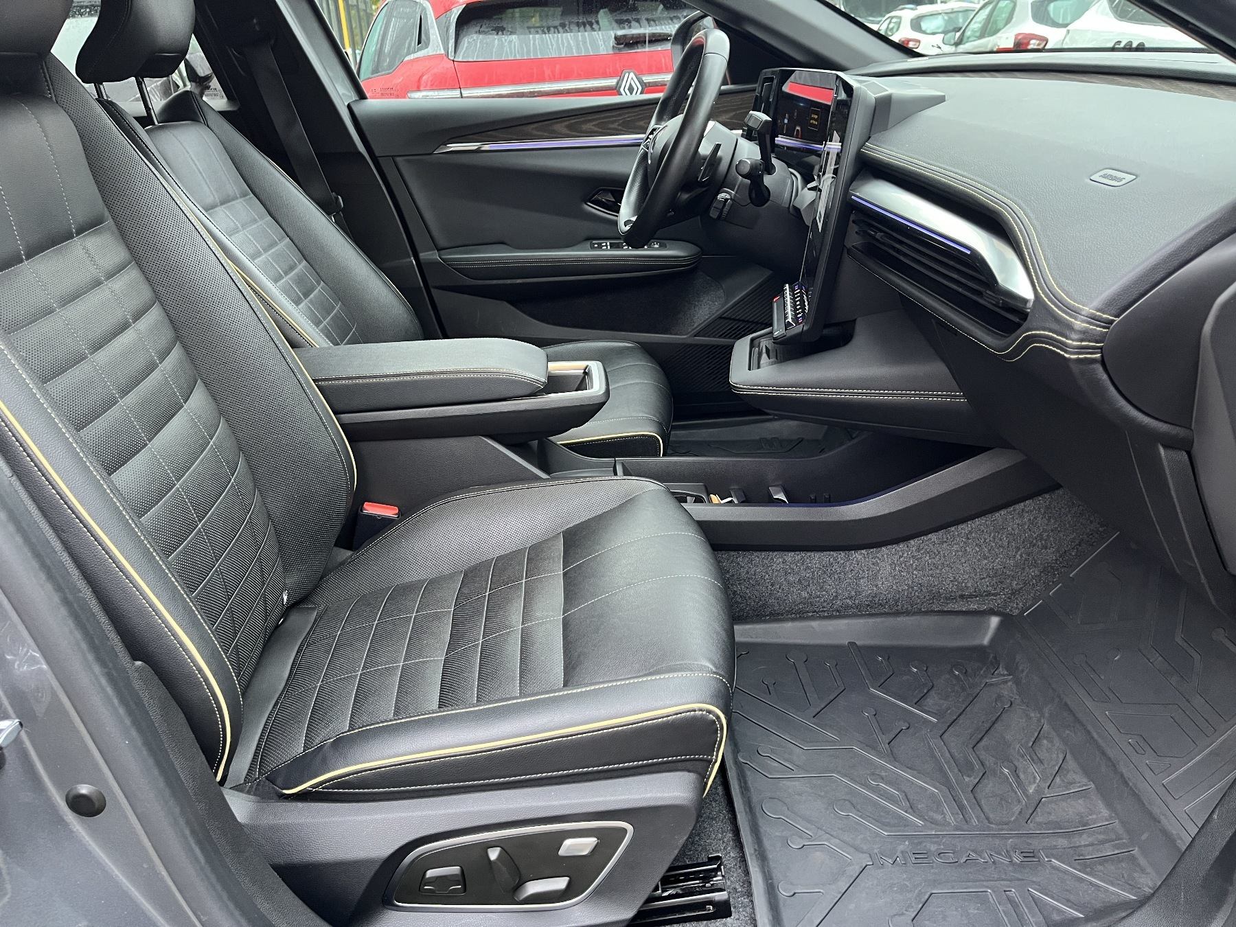 RENAULT Megane E-TECH ICONIC EV60 220hp Harman-Kardon RENAULT Megane E-TECH ICONIC EV60 220hp Harman-Kardon