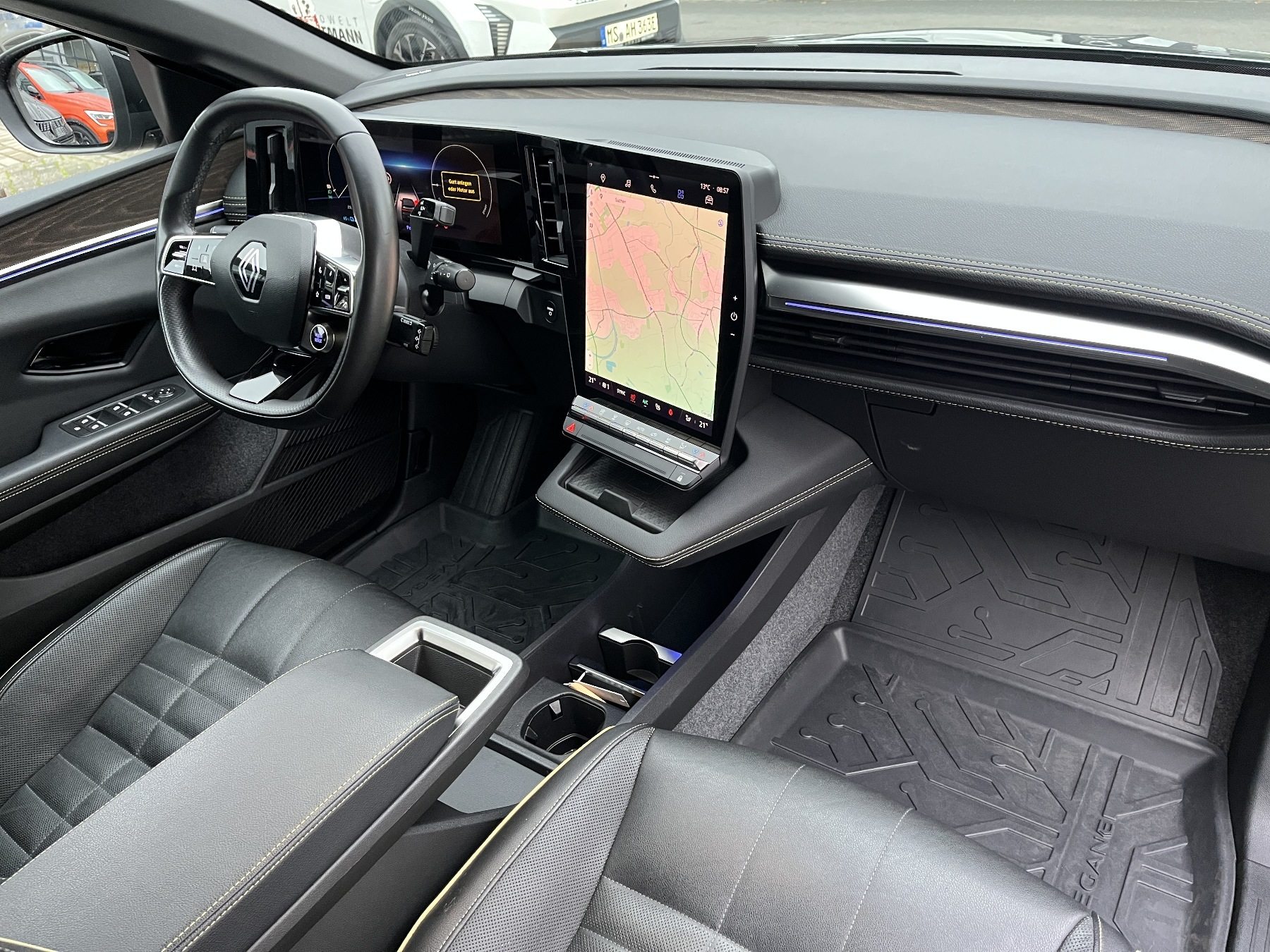 RENAULT Megane E-TECH ICONIC EV60 220hp Harman-Kardon RENAULT Megane E-TECH ICONIC EV60 220hp Harman-Kardon