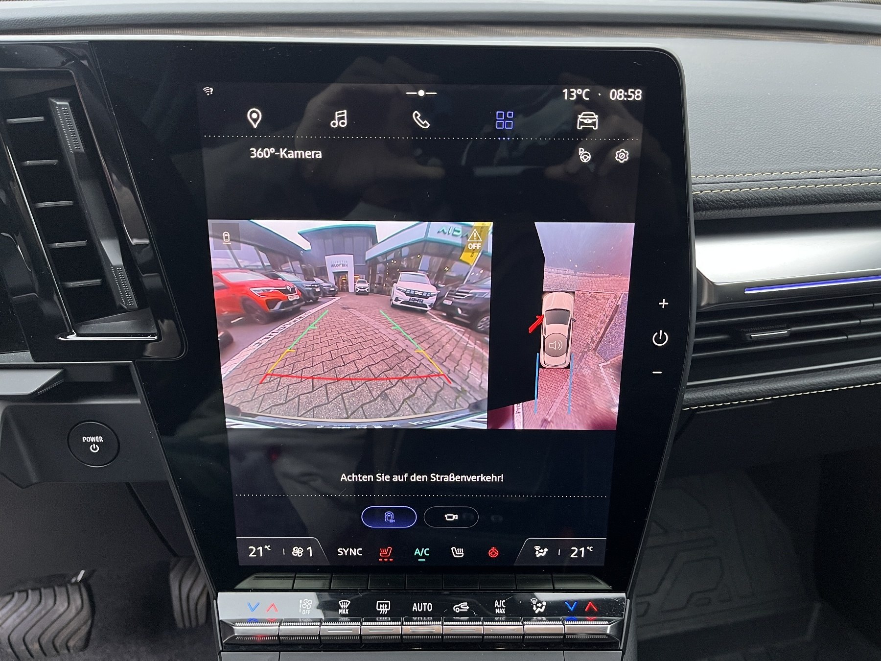 RENAULT Megane E-TECH ICONIC EV60 220hp Harman-Kardon RENAULT Megane E-TECH ICONIC EV60 220hp Harman-Kardon