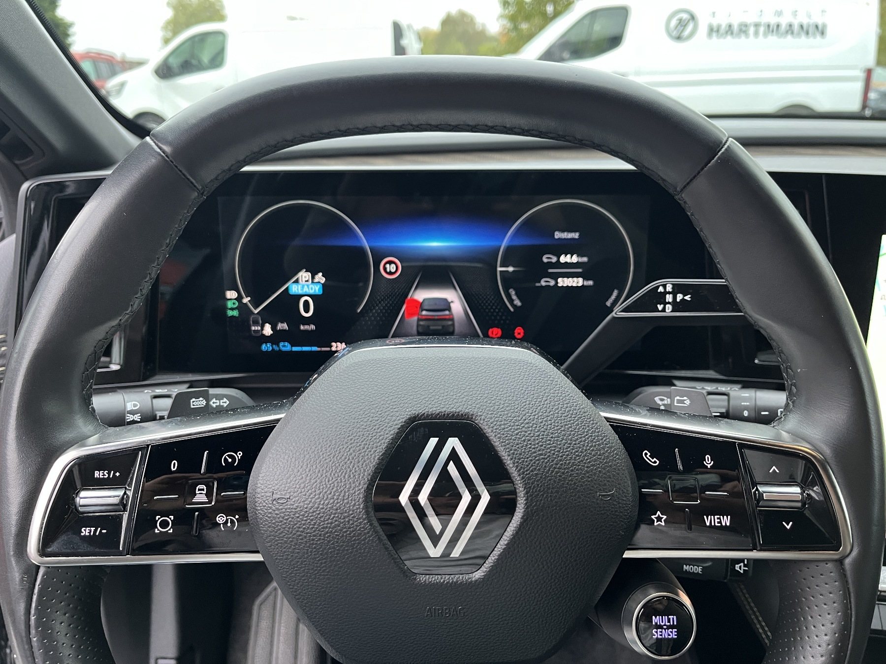 RENAULT Megane E-TECH ICONIC EV60 220hp Harman-Kardon RENAULT Megane E-TECH ICONIC EV60 220hp Harman-Kardon