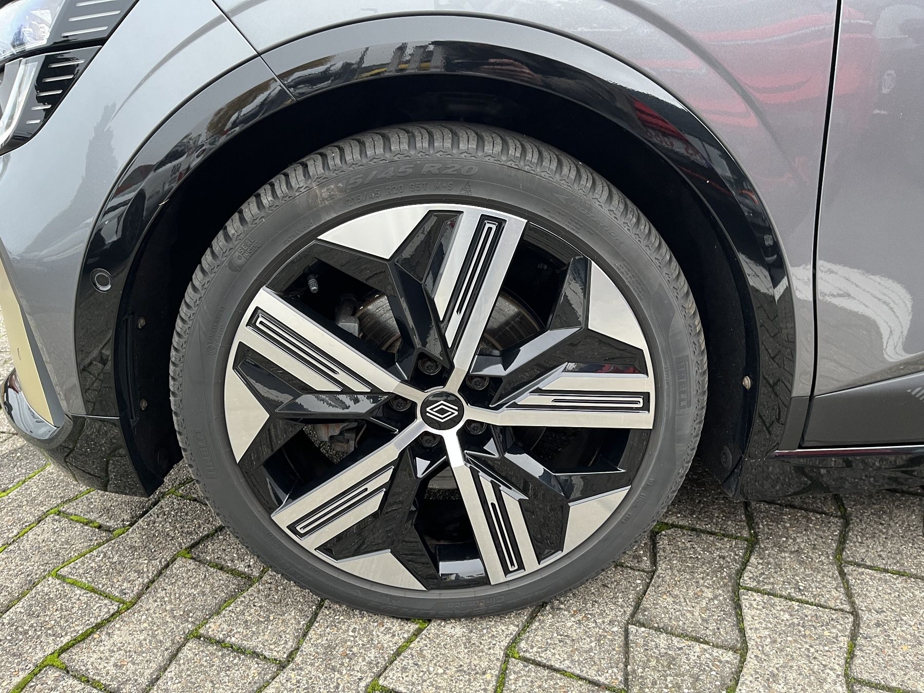 RENAULT Megane E-TECH ICONIC EV60 220hp Harman-Kardon RENAULT Megane E-TECH ICONIC EV60 220hp Harman-Kardon