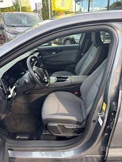 RENAULT Austral Equilibre Mild Hybrid 140 Auto RENAULT Austral Equilibre Mild Hybrid 140 Auto