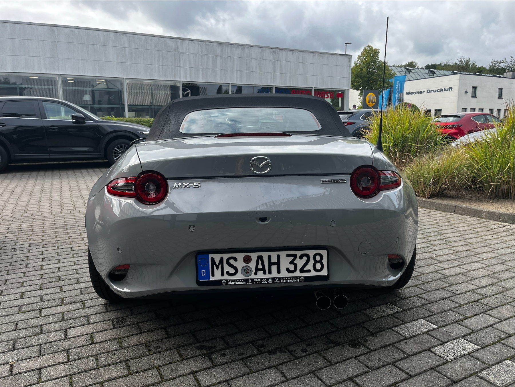 MAZDA MX-5 1.5L SKYACTIV-G 132 6MT RWD Homura MAZDA MX-5 1.5L SKYACTIV-G 132 6MT RWD Homura