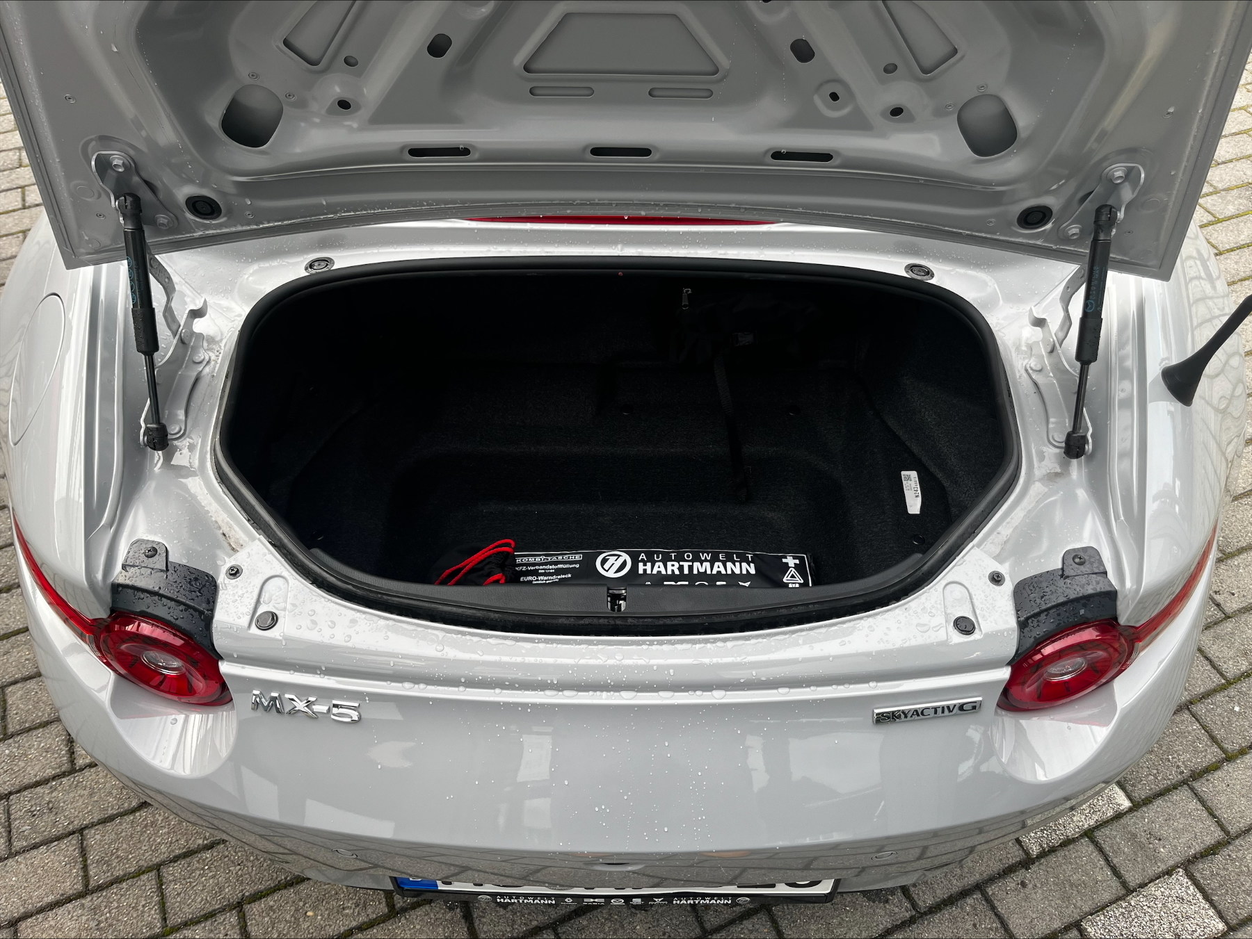 MAZDA MX-5 1.5L SKYACTIV-G 132 6MT RWD Homura MAZDA MX-5 1.5L SKYACTIV-G 132 6MT RWD Homura