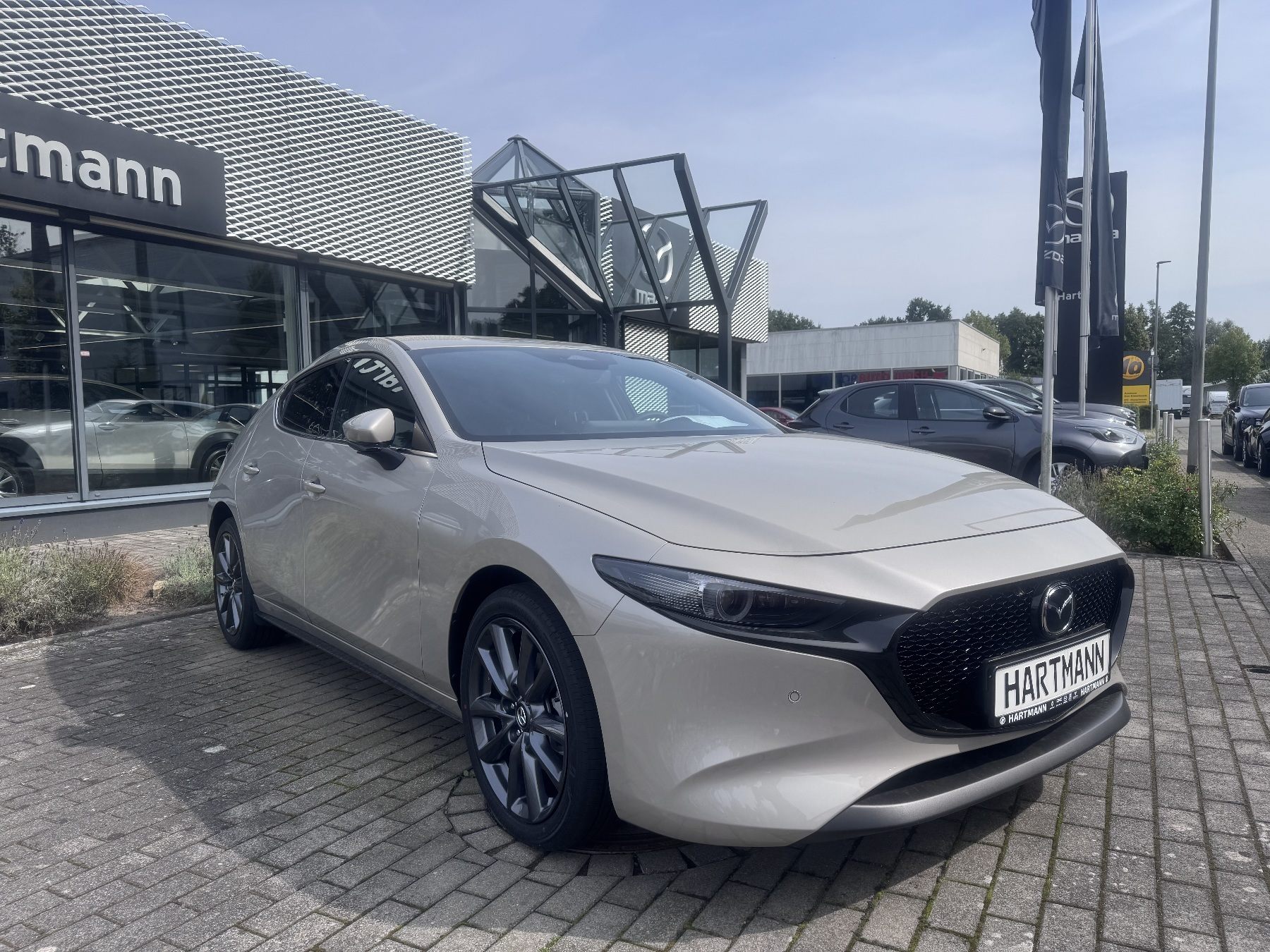 MAZDA 3 2.5L e-SKYACTIV G 140ps 6AT FWD Exclusive-line MAZDA 3 2.5L e-SKYACTIV G 140ps 6AT FWD Exclusive-line