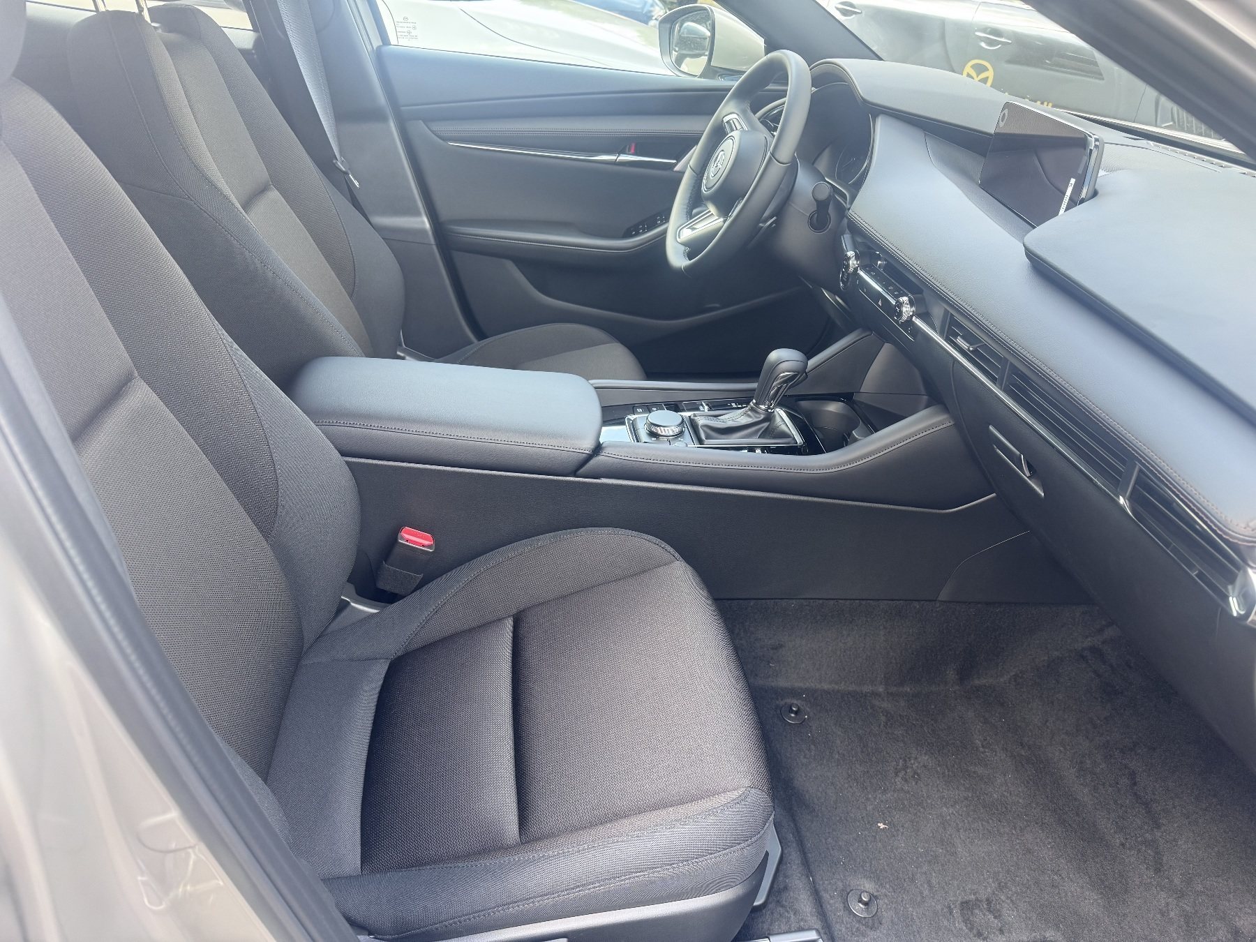 MAZDA 3 2.5L e-SKYACTIV G 140ps 6AT FWD Exclusive-line MAZDA 3 2.5L e-SKYACTIV G 140ps 6AT FWD Exclusive-line