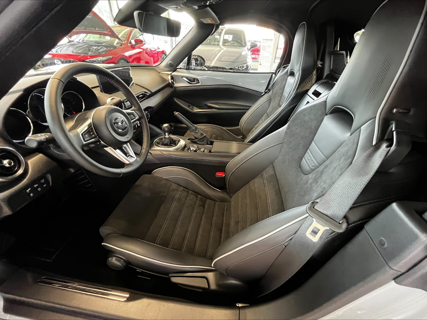 MAZDA MX-5 1.5L SKYACTIV-G 132 6MT RWD Homura MAZDA MX-5 1.5L SKYACTIV-G 132 6MT RWD Homura