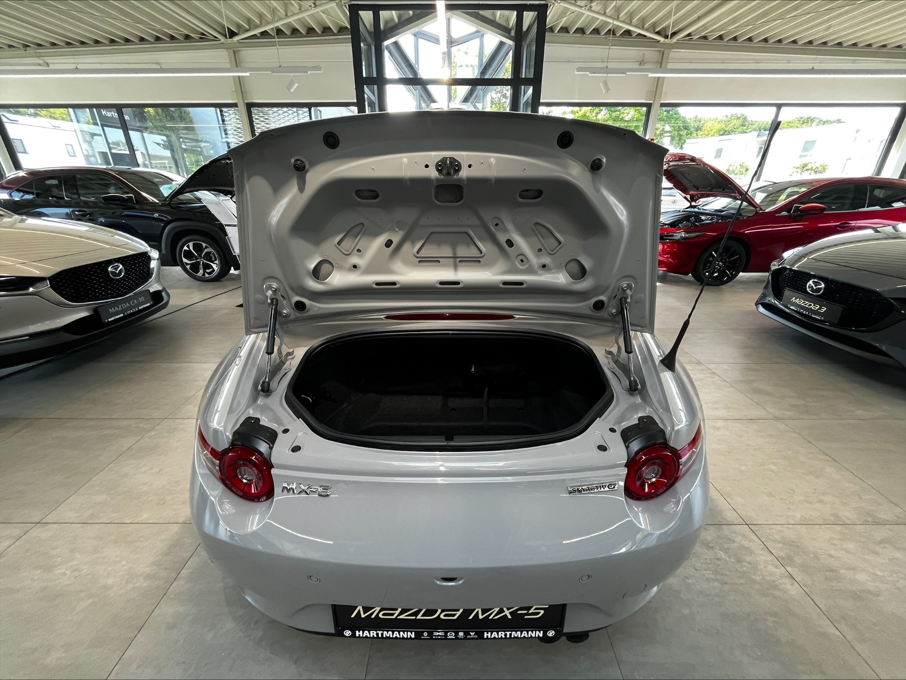 MAZDA MX-5 1.5L SKYACTIV-G 132 6MT RWD Homura MAZDA MX-5 1.5L SKYACTIV-G 132 6MT RWD Homura