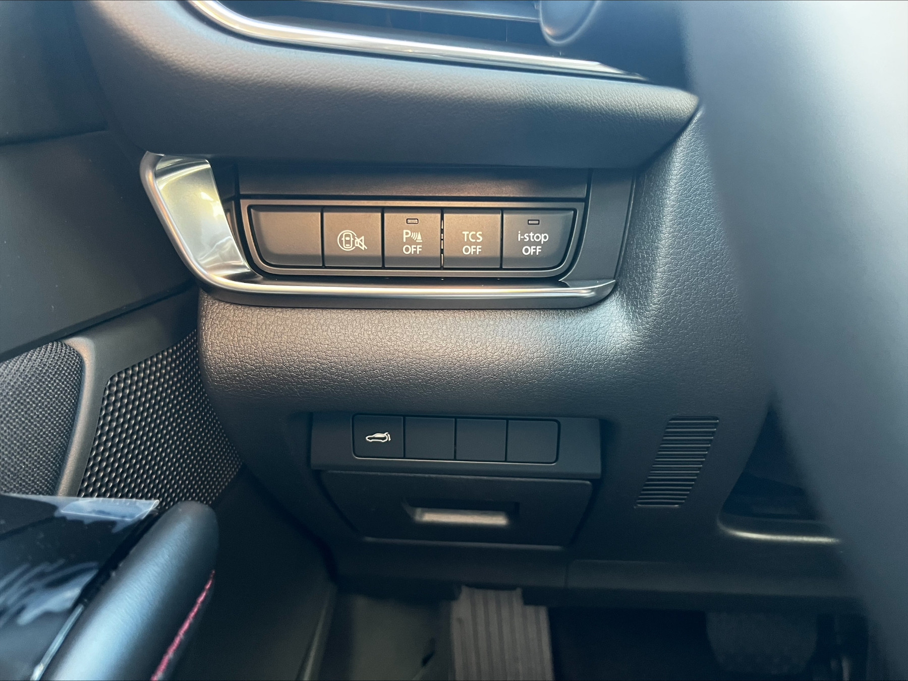 MAZDA CX-30 2.5L e-SKYACTIV G 140ps 6AT FWD Homura MAZDA CX-30 2.5L e-SKYACTIV G 140ps 6AT FWD Homura