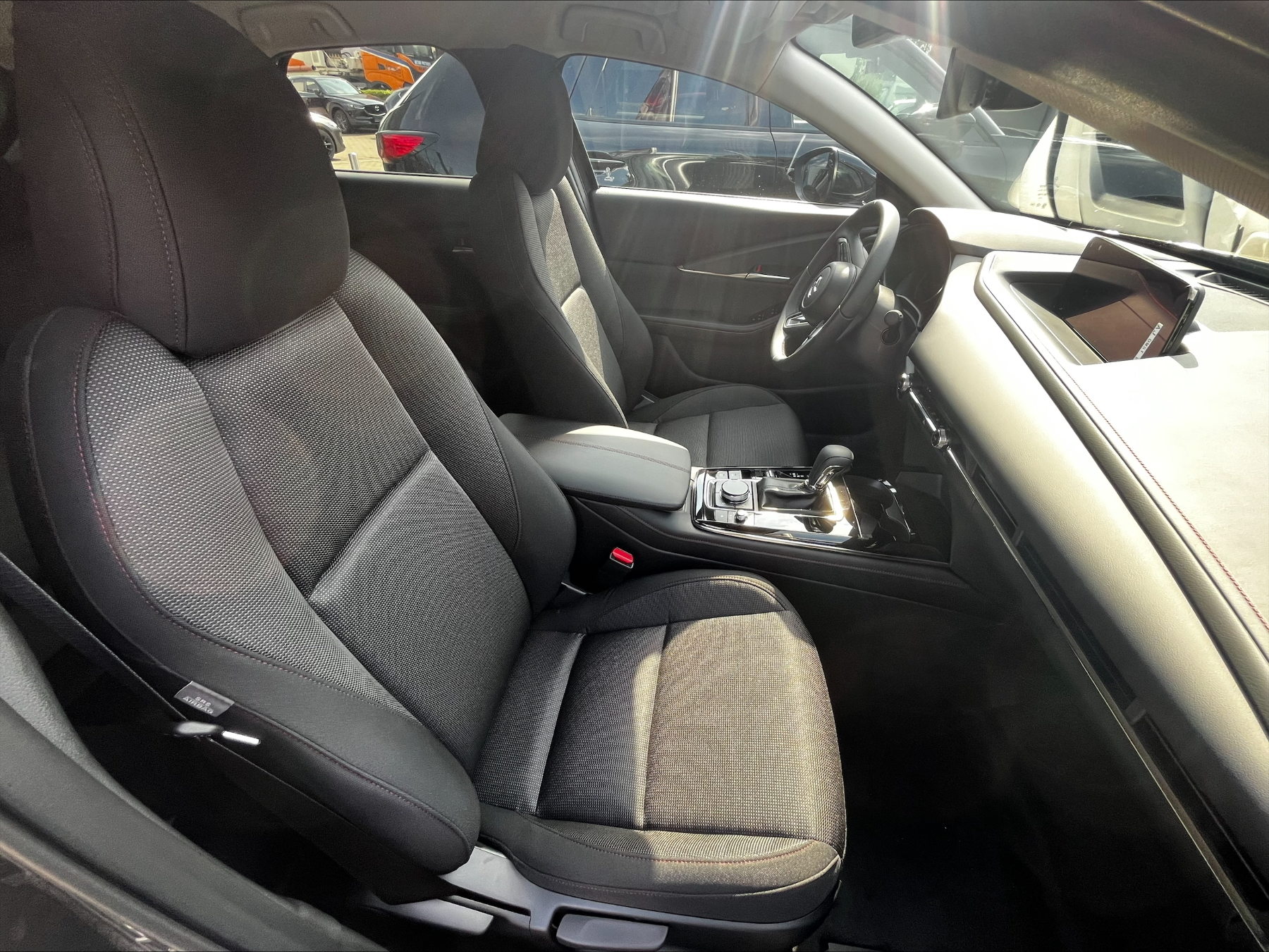 MAZDA CX-30 2.5L e-SKYACTIV G 140ps 6AT FWD Homura MAZDA CX-30 2.5L e-SKYACTIV G 140ps 6AT FWD Homura