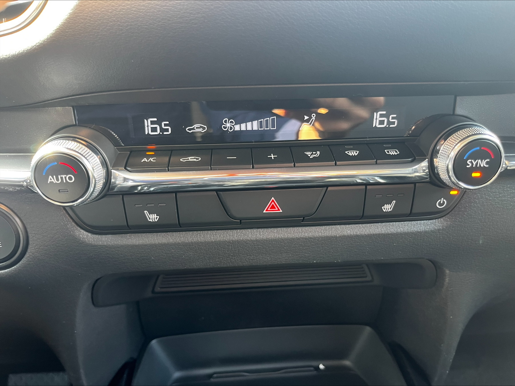 MAZDA CX-30 2.5L e-SKYACTIV G 140ps 6AT FWD Homura MAZDA CX-30 2.5L e-SKYACTIV G 140ps 6AT FWD Homura