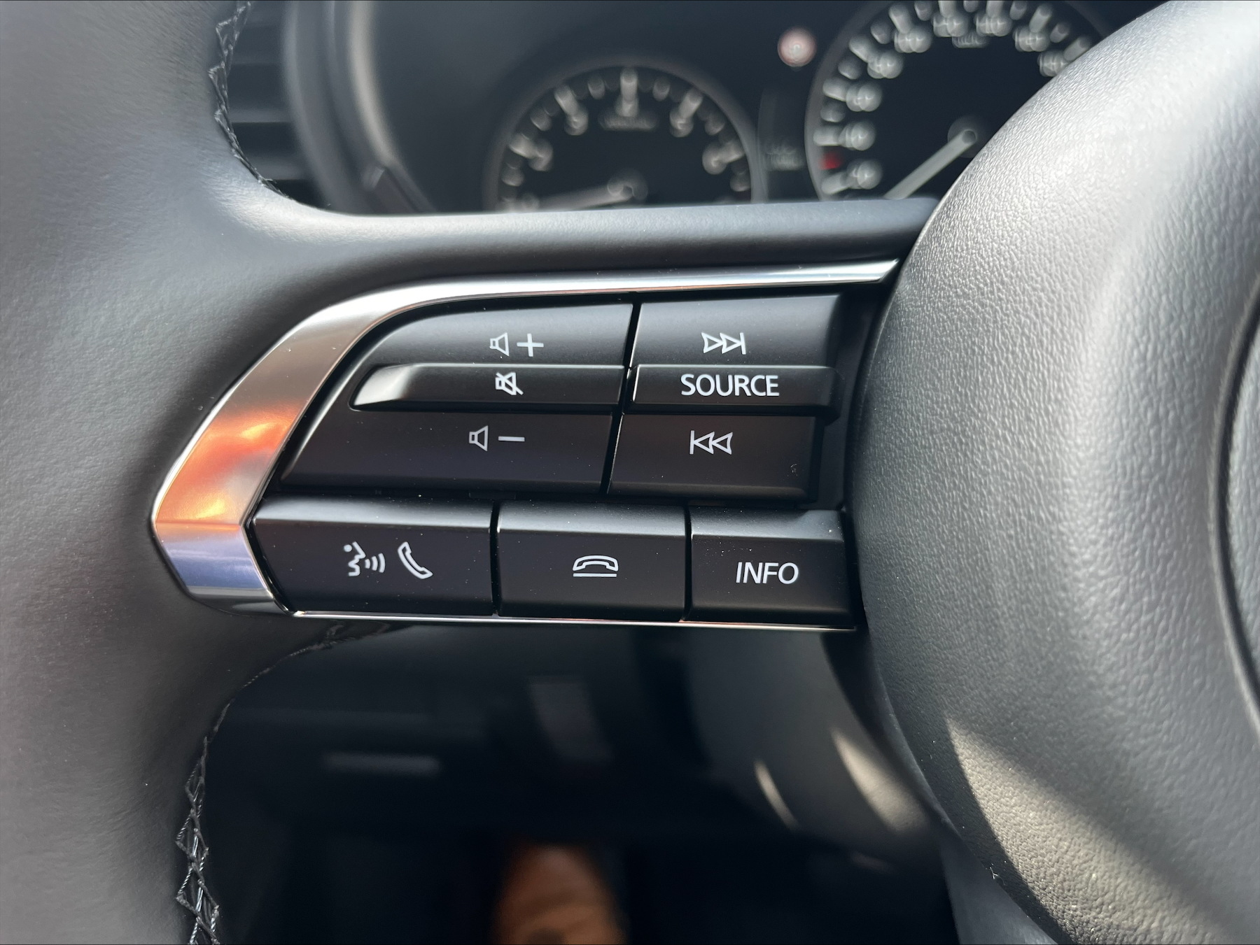 MAZDA CX-30 2.5L e-SKYACTIV G 140ps 6AT FWD Homura MAZDA CX-30 2.5L e-SKYACTIV G 140ps 6AT FWD Homura