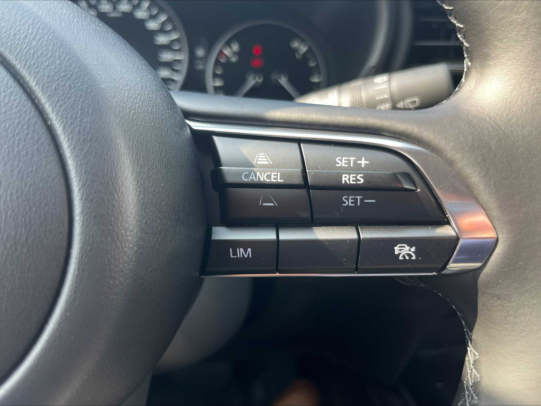 MAZDA CX-30 2.5L e-SKYACTIV G 140ps 6AT FWD Homura MAZDA CX-30 2.5L e-SKYACTIV G 140ps 6AT FWD Homura