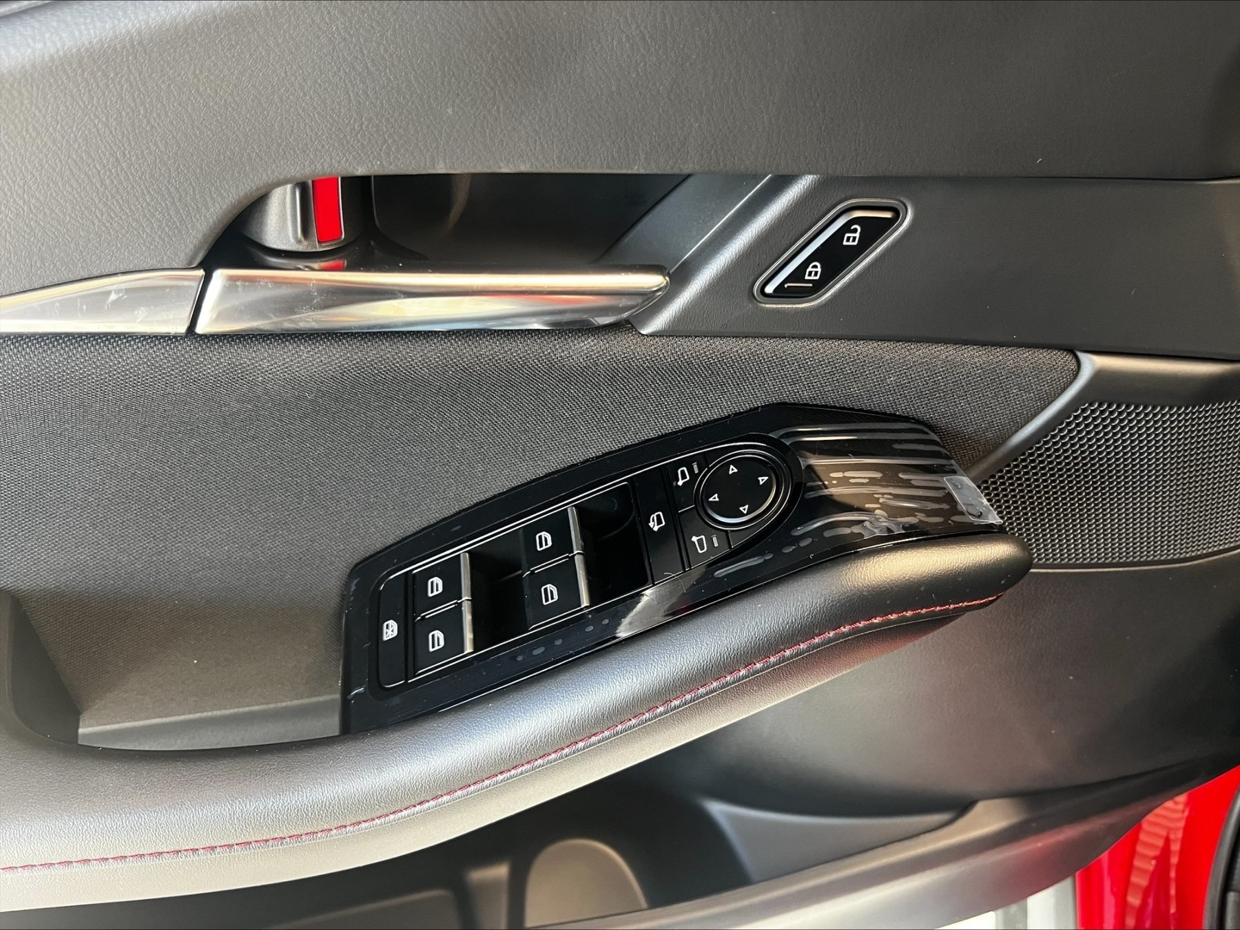 MAZDA CX-30 2.5L e-SKYACTIV G 140ps 6AT FWD Homura MAZDA CX-30 2.5L e-SKYACTIV G 140ps 6AT FWD Homura