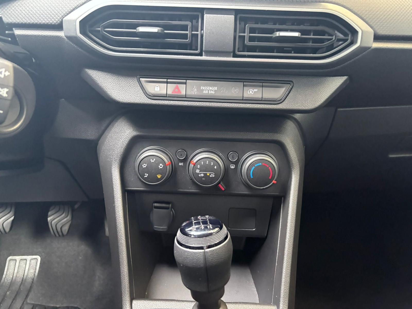 DACIA Sandero Essential TCe 90 DACIA Sandero Essential TCe 90