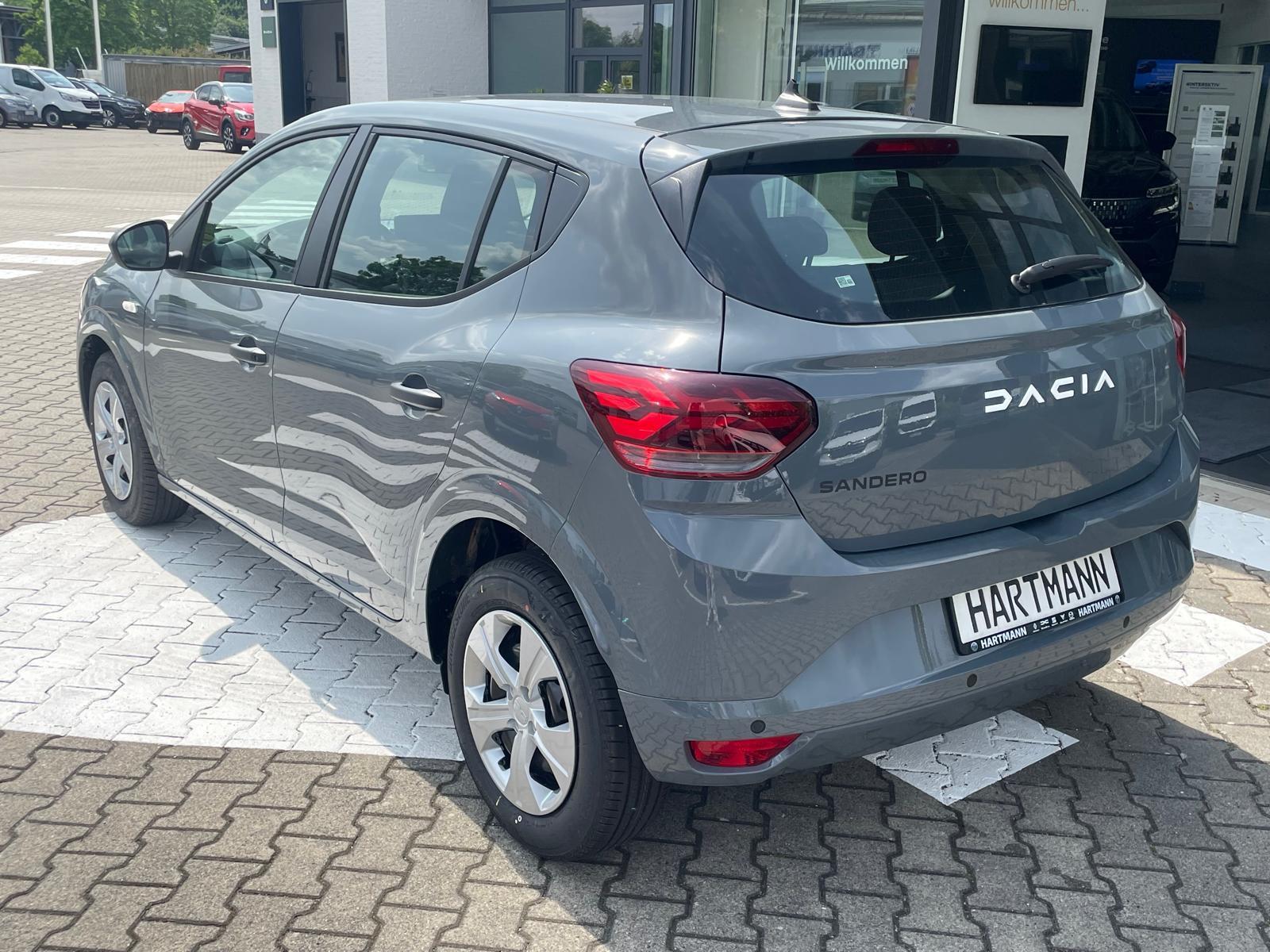 DACIA Sandero Essential TCe 90 DACIA Sandero Essential TCe 90