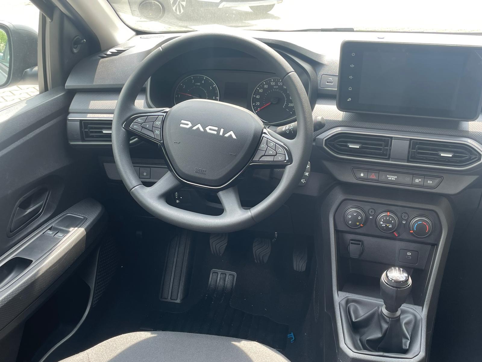 DACIA Sandero Essential TCe 90 DACIA Sandero Essential TCe 90