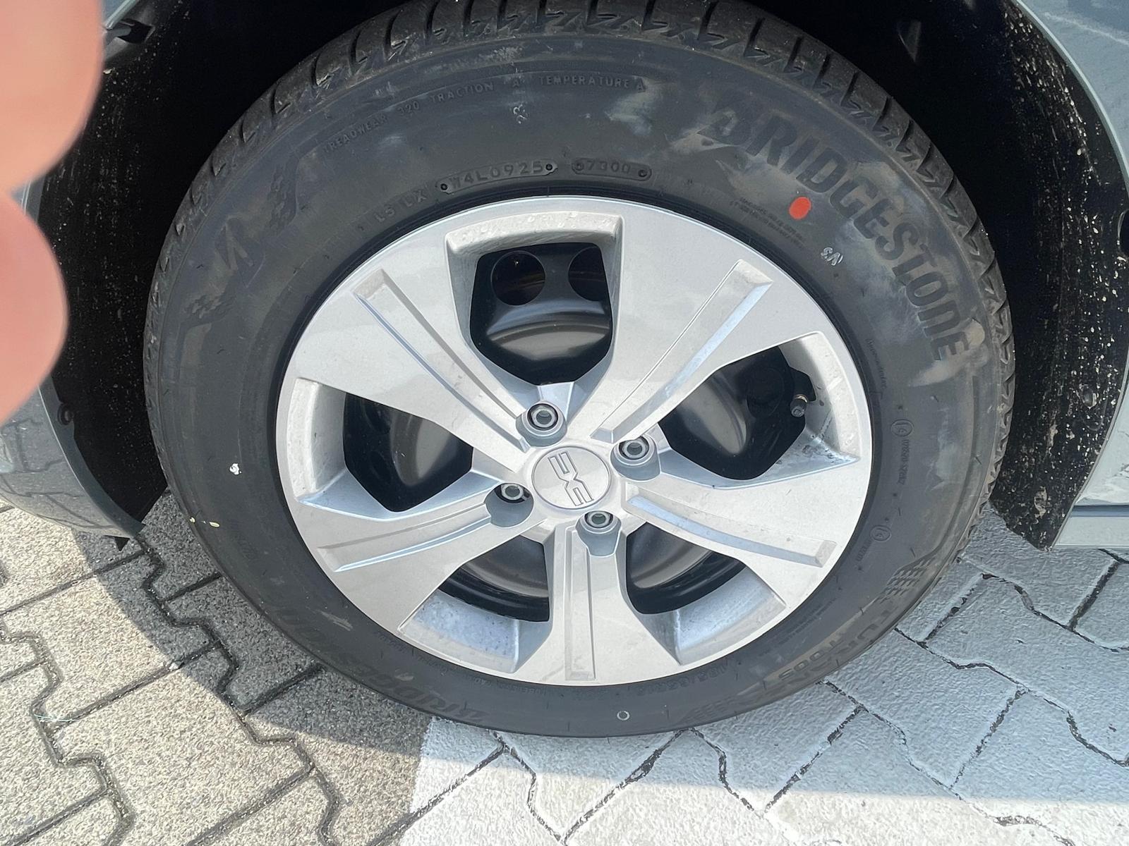 DACIA Sandero Essential TCe 90 DACIA Sandero Essential TCe 90