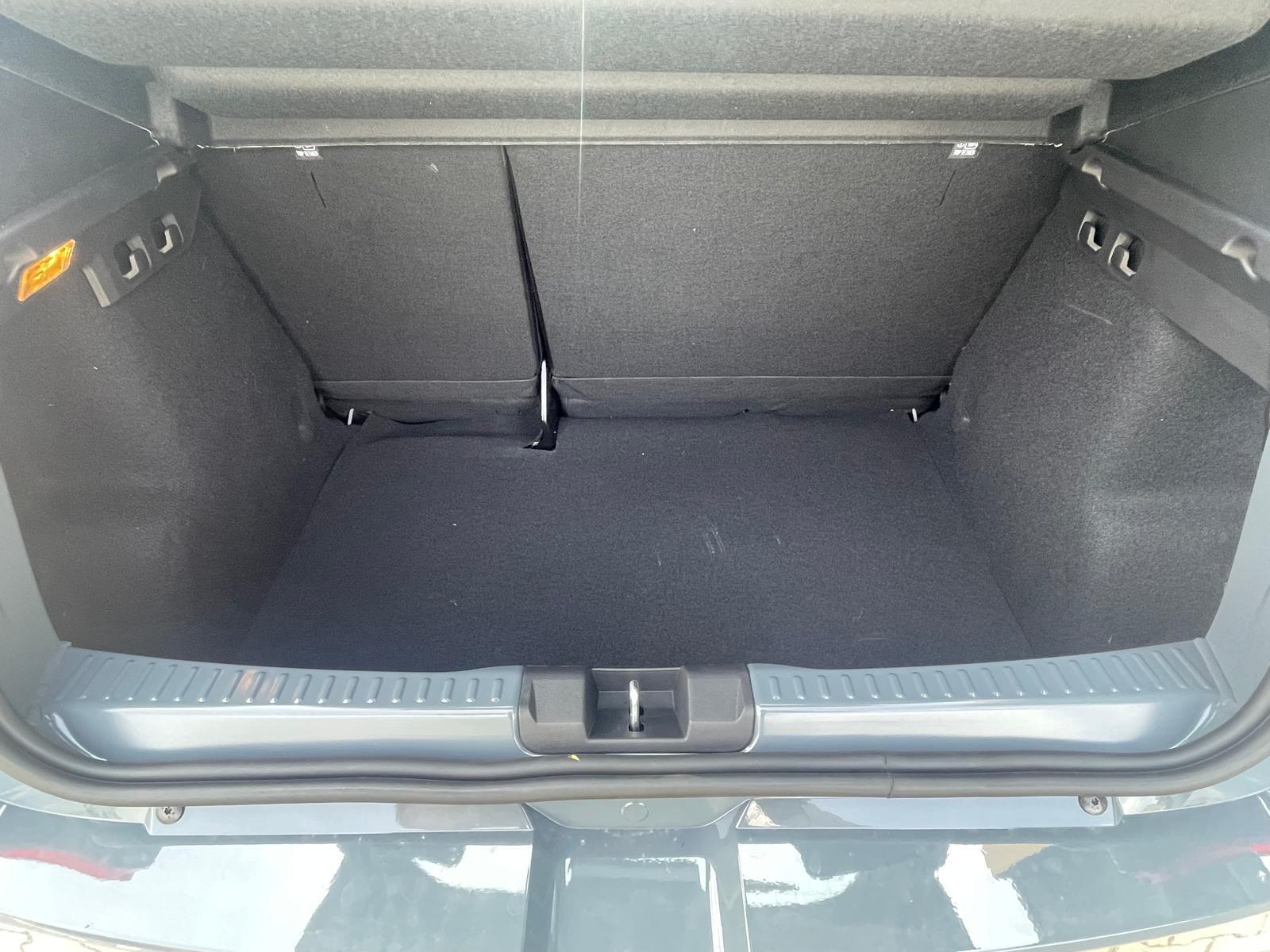 DACIA Sandero Essential TCe 90 DACIA Sandero Essential TCe 90