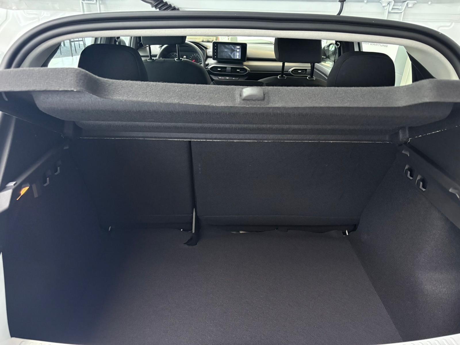 DACIA Sandero Essential TCe 90 DACIA Sandero Essential TCe 90