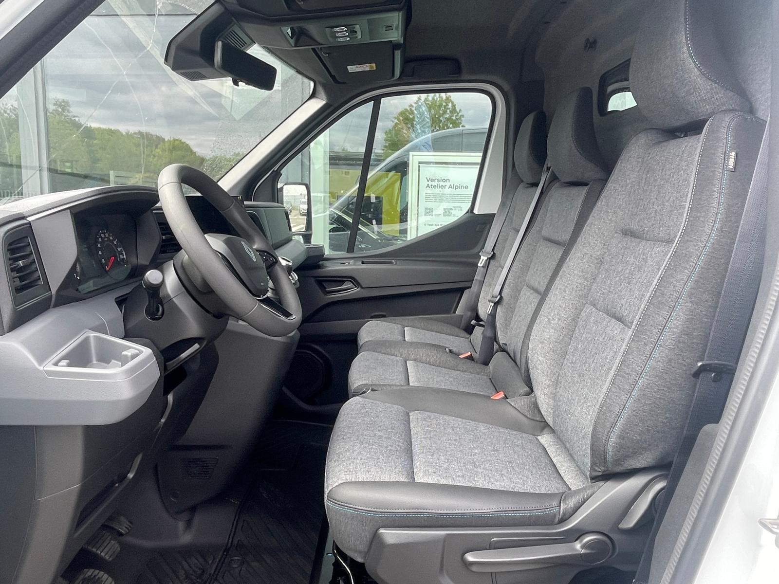 RENAULT Master Kastenwagen FWD extra L2H2 3,5t Blue dCi  RENAULT Master Kastenwagen FWD extra L2H2 3,5t Blue dCi