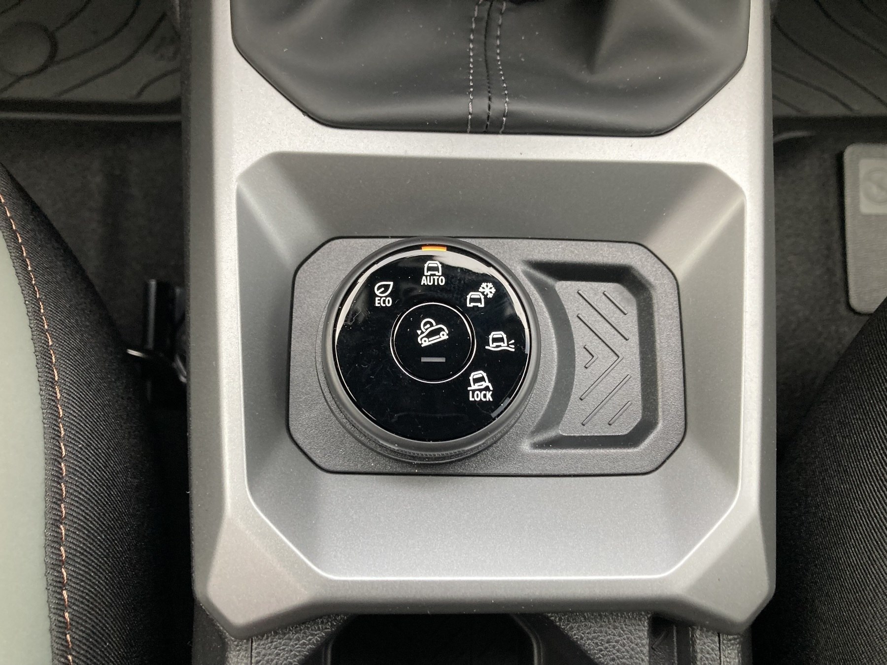 DACIA Duster Extreme TCe 130 4x4 DACIA Duster Extreme TCe 130 4x4