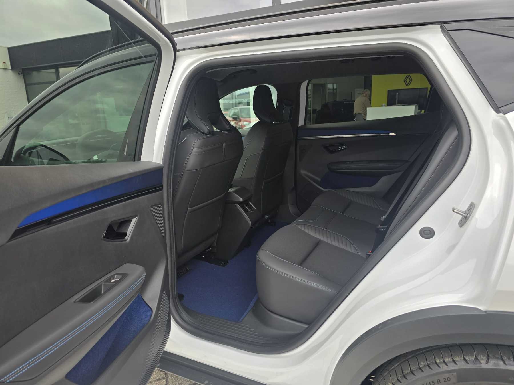 RENAULT Scenic E-Tech Esprit Alpine 220 Long Range RENAULT Scenic E-Tech Esprit Alpine 220 Long Range