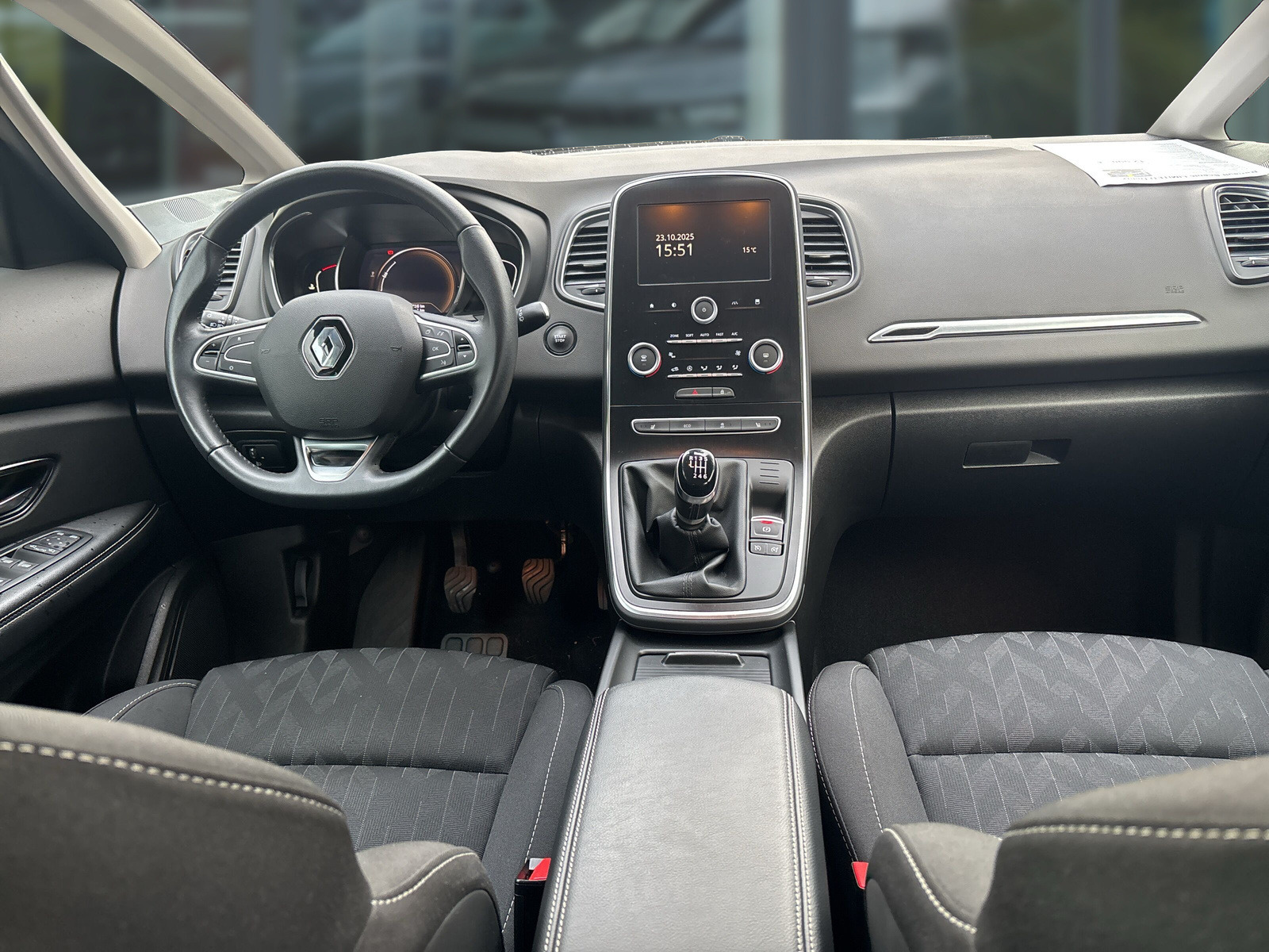 RENAULT Scenic LIMITED Deluxe ENERGY TCe 140 RENAULT Scenic LIMITED Deluxe ENERGY TCe 140