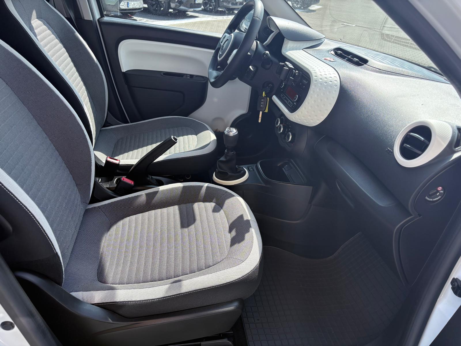 RENAULT Twingo LIMITED Sce 75 Start & Stop RENAULT Twingo LIMITED Sce 75 Start & Stop