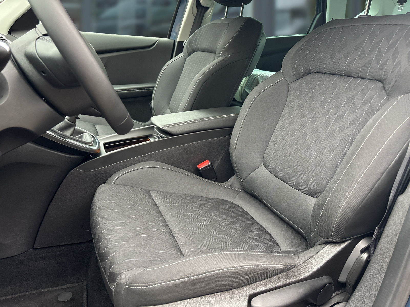 RENAULT Scenic IV LIMITED Deluxe TCe 140 GPF RENAULT Scenic IV LIMITED Deluxe TCe 140 GPF