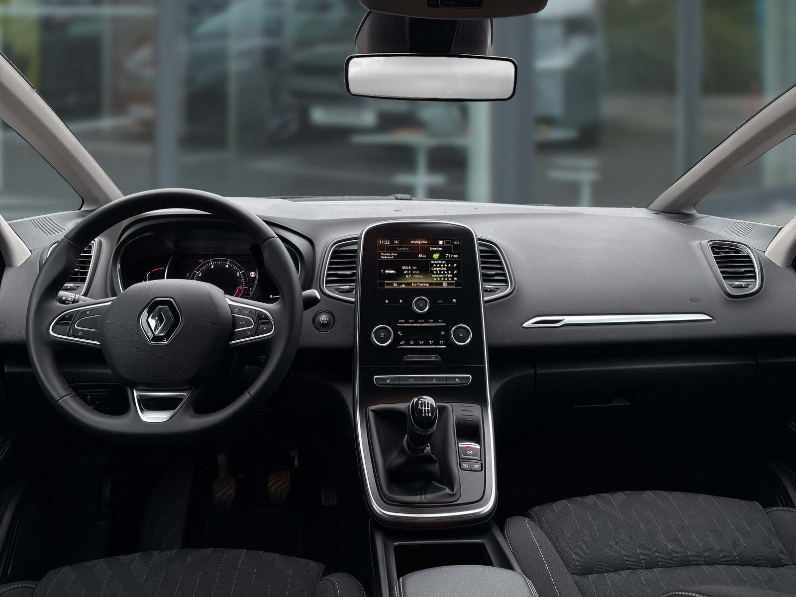 RENAULT Scenic IV LIMITED Deluxe TCe 140 GPF RENAULT Scenic IV LIMITED Deluxe TCe 140 GPF