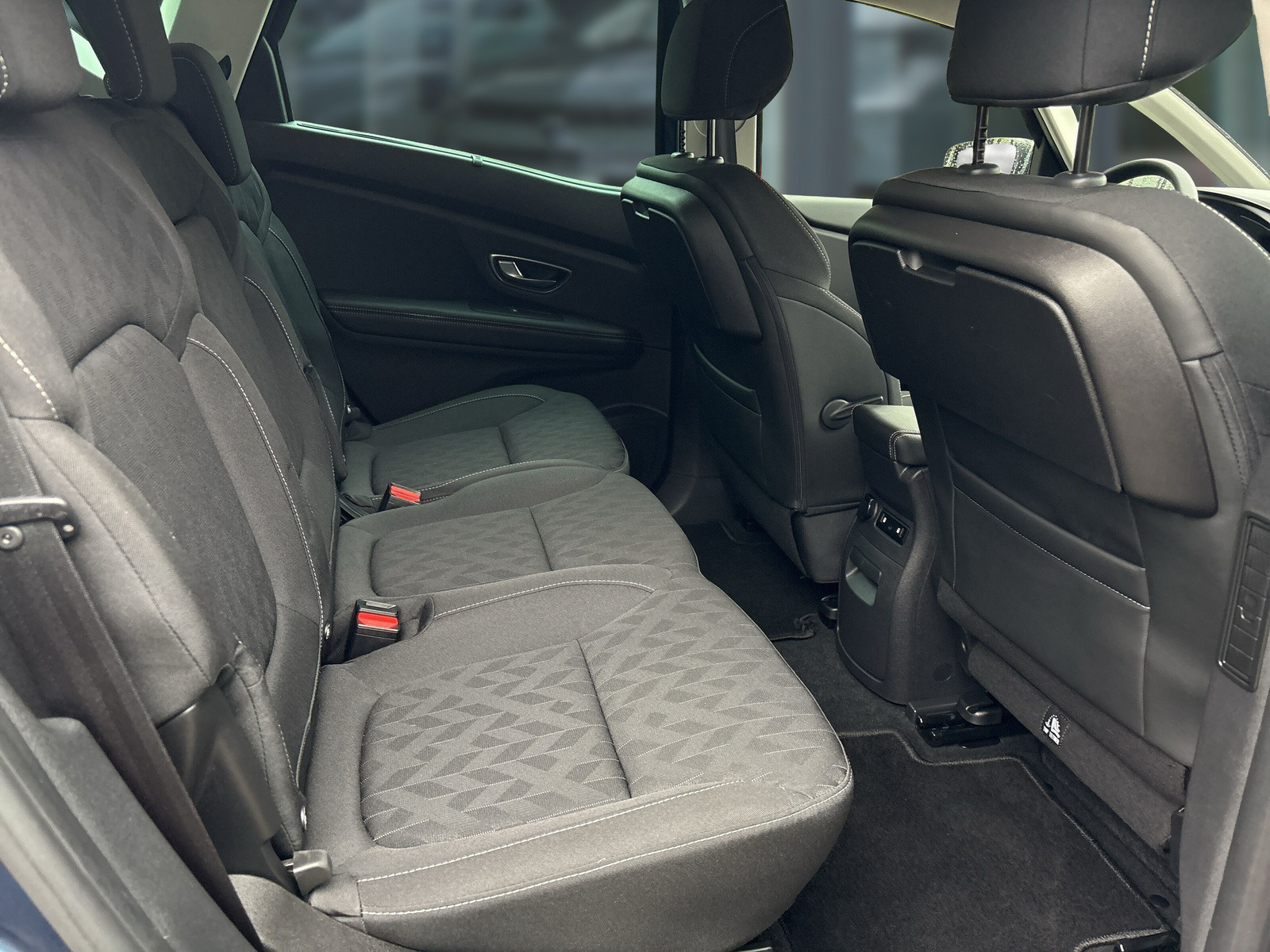 RENAULT Scenic IV LIMITED Deluxe TCe 140 GPF RENAULT Scenic IV LIMITED Deluxe TCe 140 GPF