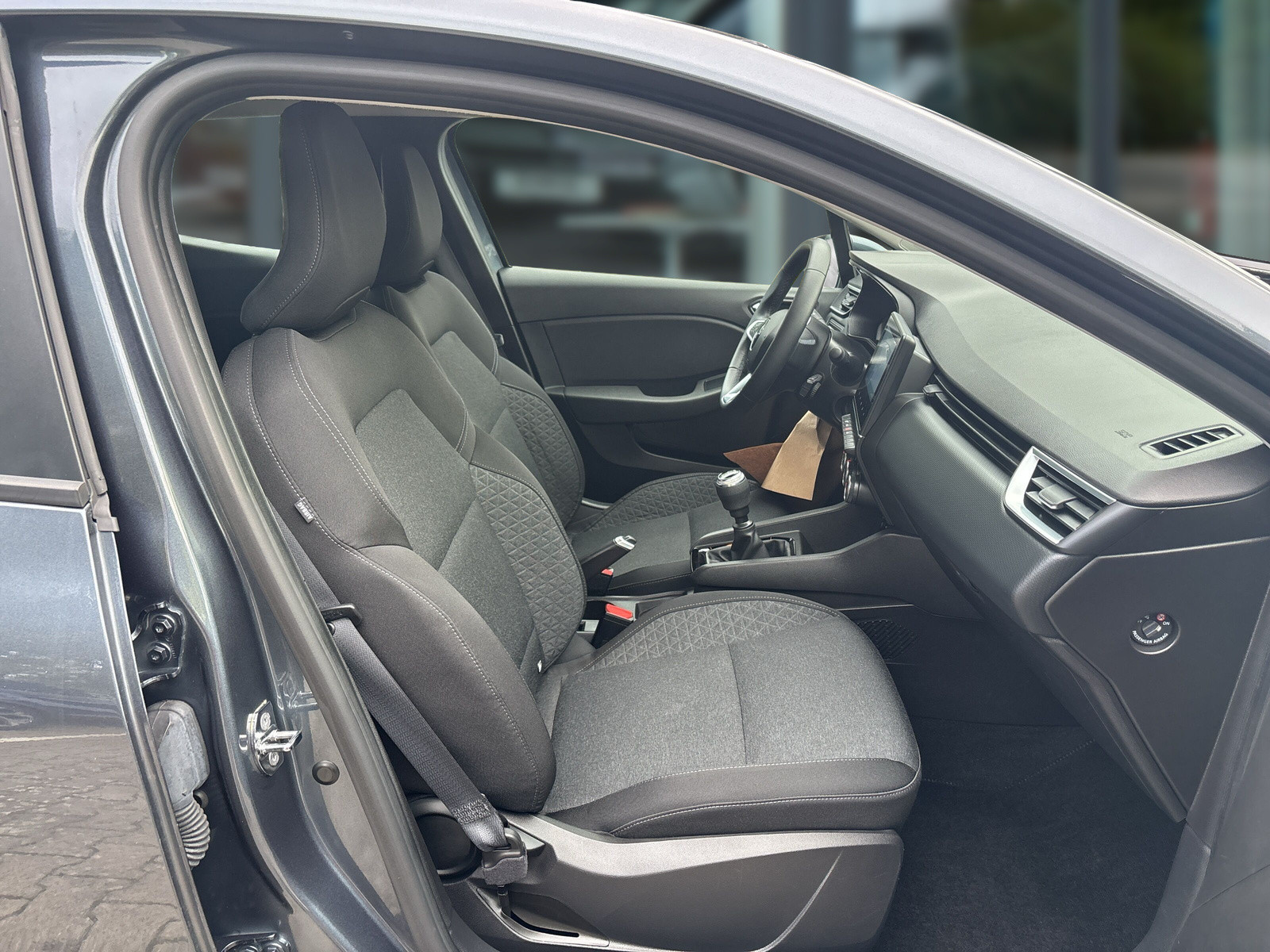 RENAULT Clio ZEN TCe 90 RENAULT Clio ZEN TCe 90